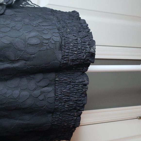 Medium Black lace ADIVA flutter sleeve top - Picture 6 of 8